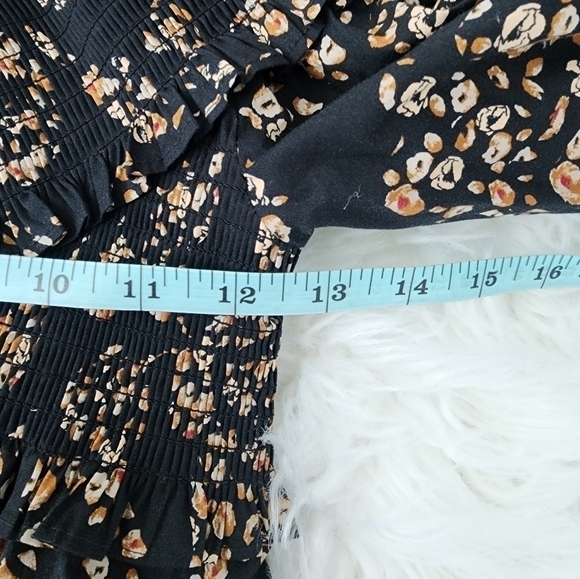 WHBM Floral top size xsmall. New. - Picture 5 of 8